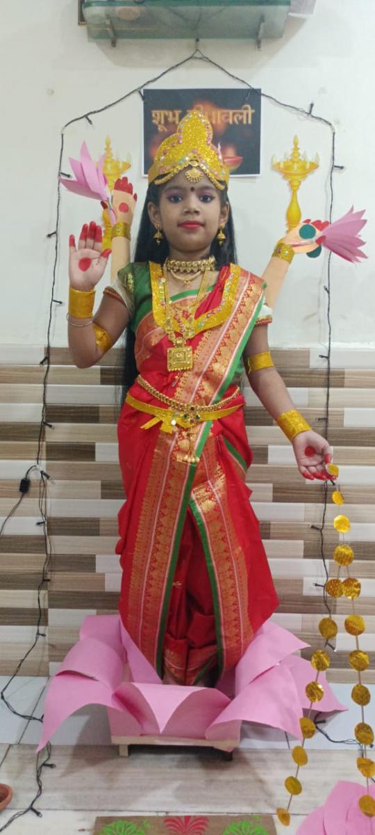 Dress to Impress Krishna Dandiya Garbha Navratri Dress for Kids Boys Set of  8 (dhoti, kurta, bansuri, kundal, mala, mukut, morpankh and patka) (0-6  Months) : Amazon.in: Clothing & Accessories